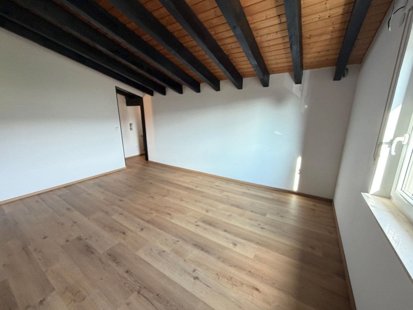 Prenájom bytu 3-izbový 92 m², Adlerstr. 22, Aalen, Bádensko-Wurttembersko Prenájom bytu 3-izbový 92 m², Adlerstr. 22, Aalen, Bádensko-Wurttembersko