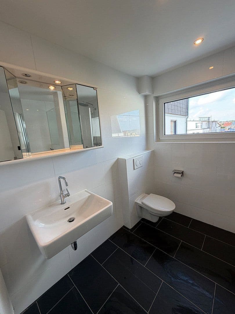Prenájom bytu 3-izbový 92 m², Adlerstr. 22, Aalen, Bádensko-Wurttembersko Prenájom bytu 3-izbový 92 m², Adlerstr. 22, Aalen, Bádensko-Wurttembersko