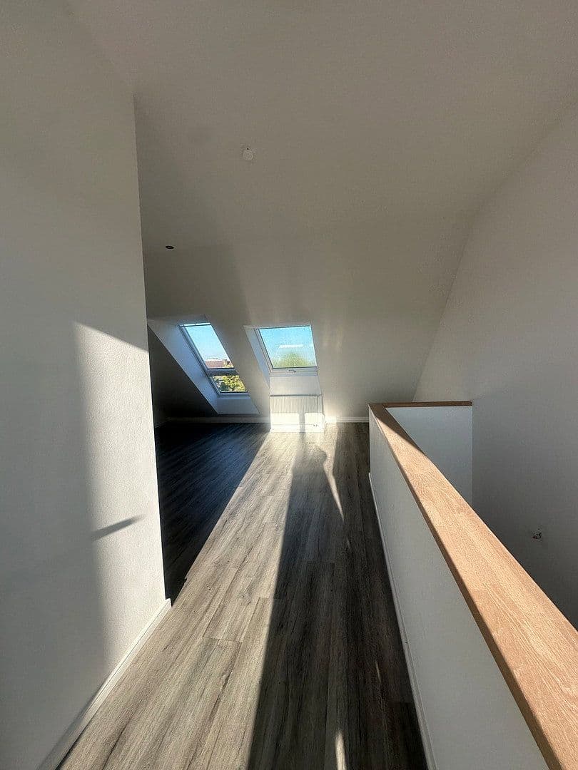 Prenájom bytu 3-izbový 106 m², Mannheim, Bádensko-Wurttembersko Prenájom bytu 3-izbový 106 m², Mannheim, Bádensko-Wurttembersko