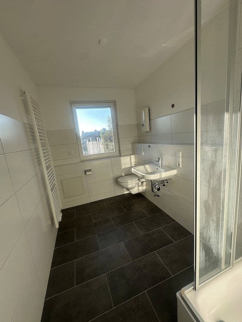 Prenájom bytu 3-izbový 106 m², Mannheim, Bádensko-Wurttembersko Prenájom bytu 3-izbový 106 m², Mannheim, Bádensko-Wurttembersko