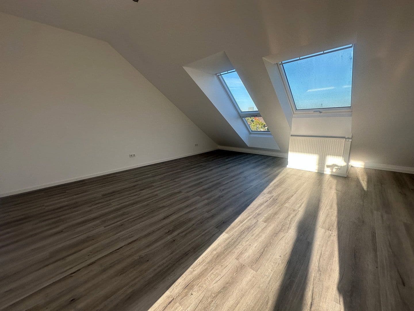 Prenájom bytu 3-izbový 106 m², Mannheim, Bádensko-Wurttembersko Prenájom bytu 3-izbový 106 m², Mannheim, Bádensko-Wurttembersko