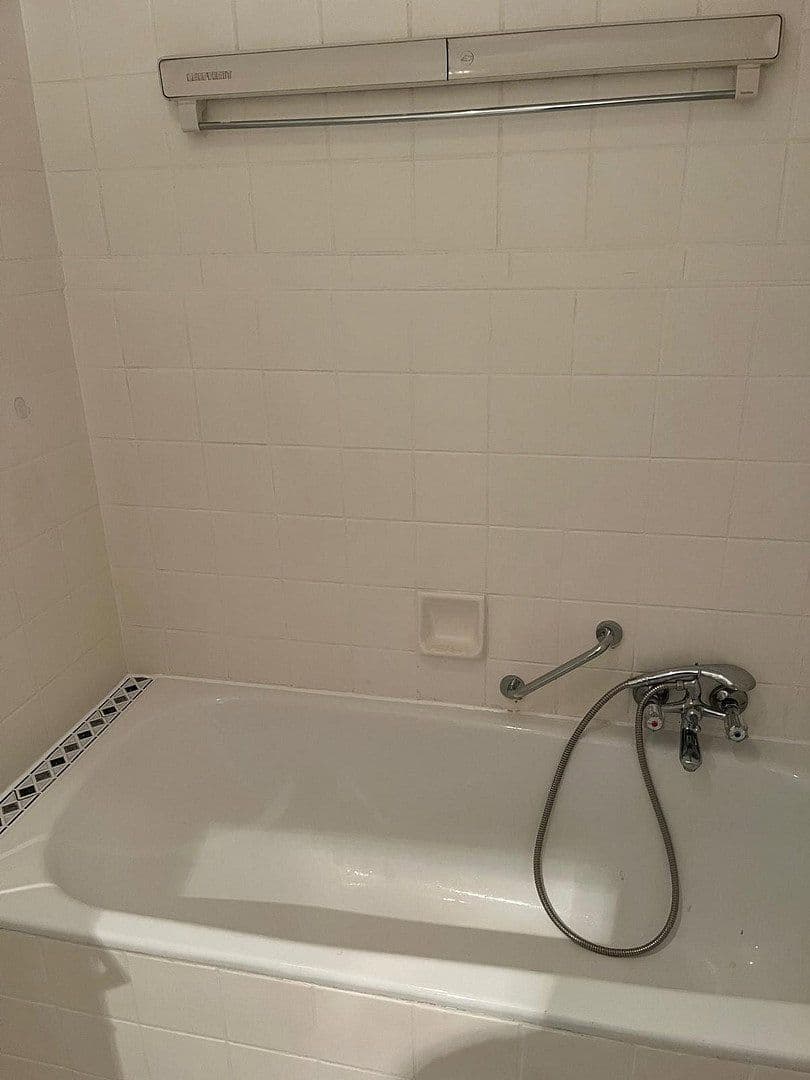 Prenájom bytu 2-izbový 34 m², Hattinger Str. 915, Bochum, Severné Porýnie - Westfálsko Prenájom bytu 2-izbový 34 m², Hattinger Str. 915, Bochum, Severné Porýnie - Westfálsko