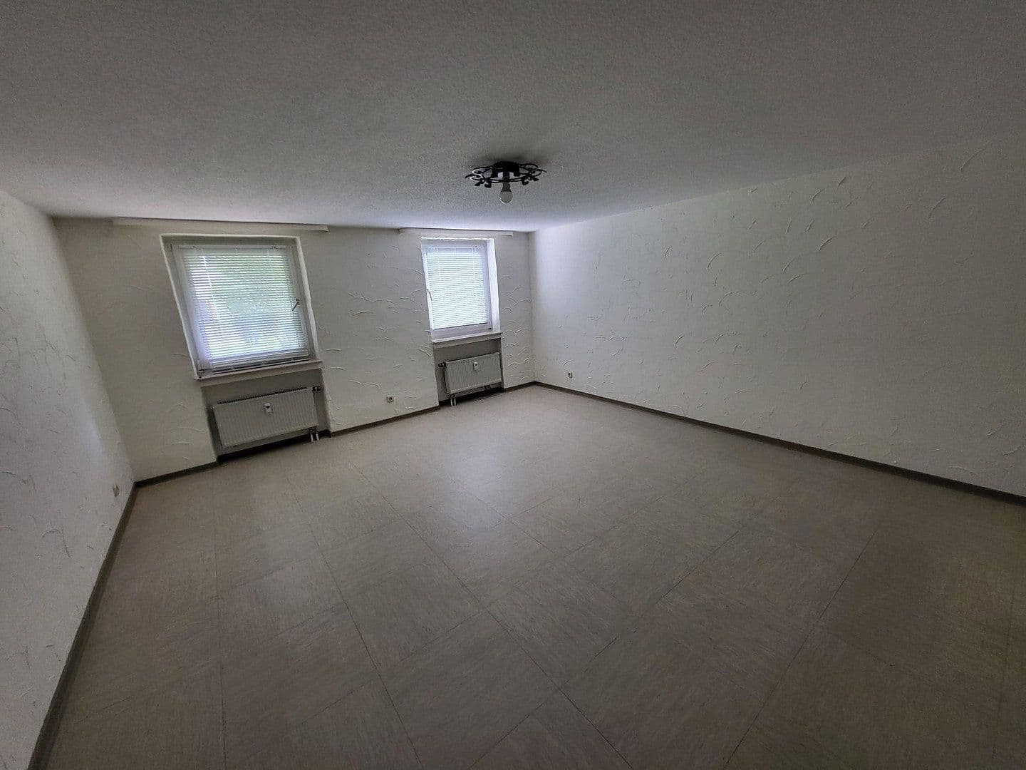 Prenájom bytu 2-izbový 76 m², Berliner Allee, Iserlohn, Severné Porýnie - Westfálsko Prenájom bytu 2-izbový 76 m², Berliner Allee, Iserlohn, Severné Porýnie - Westfálsko