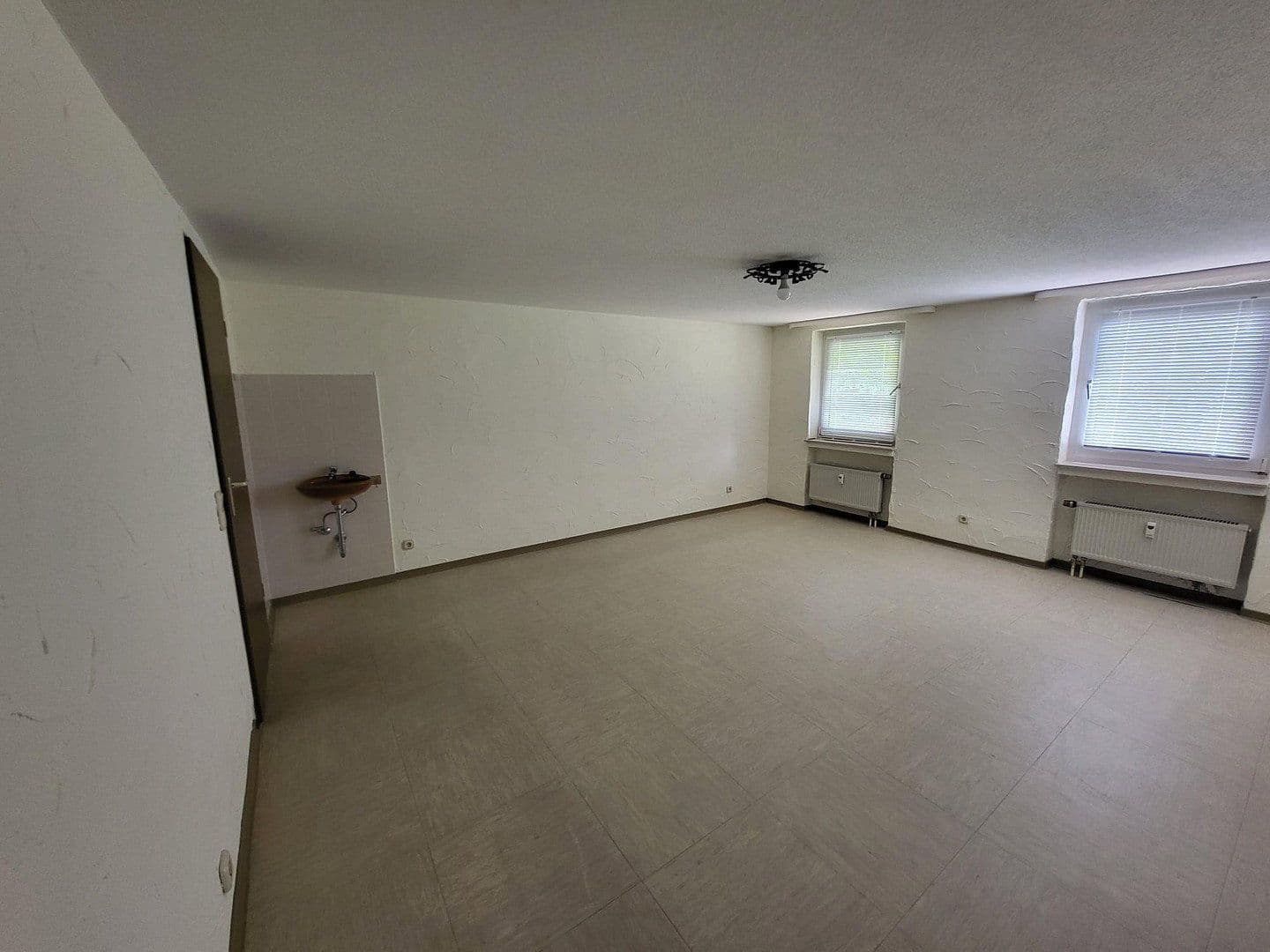 Prenájom bytu 2-izbový 76 m², Berliner Allee, Iserlohn, Severné Porýnie - Westfálsko Prenájom bytu 2-izbový 76 m², Berliner Allee, Iserlohn, Severné Porýnie - Westfálsko