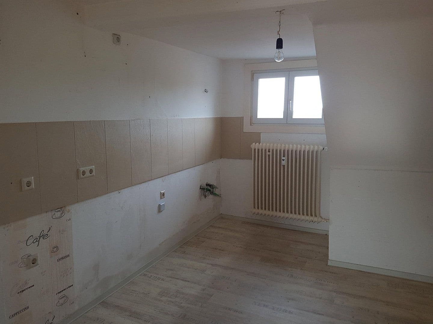 Prenájom bytu 4-izbový 115 m², Stuttgarter Str.2, Schömberg, Bádensko-Wurttembersko Prenájom bytu 4-izbový 115 m², Stuttgarter Str.2, Schömberg, Bádensko-Wurttembersko