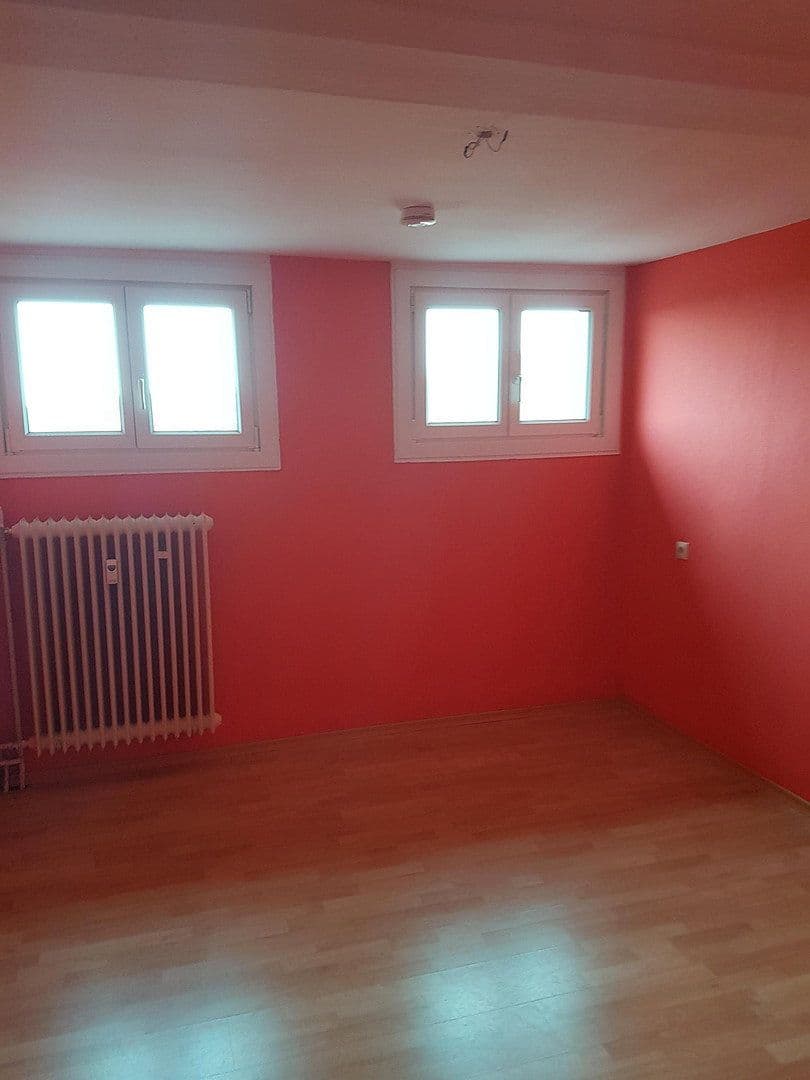 Prenájom bytu 4-izbový 115 m², Stuttgarter Str.2, Schömberg, Bádensko-Wurttembersko Prenájom bytu 4-izbový 115 m², Stuttgarter Str.2, Schömberg, Bádensko-Wurttembersko