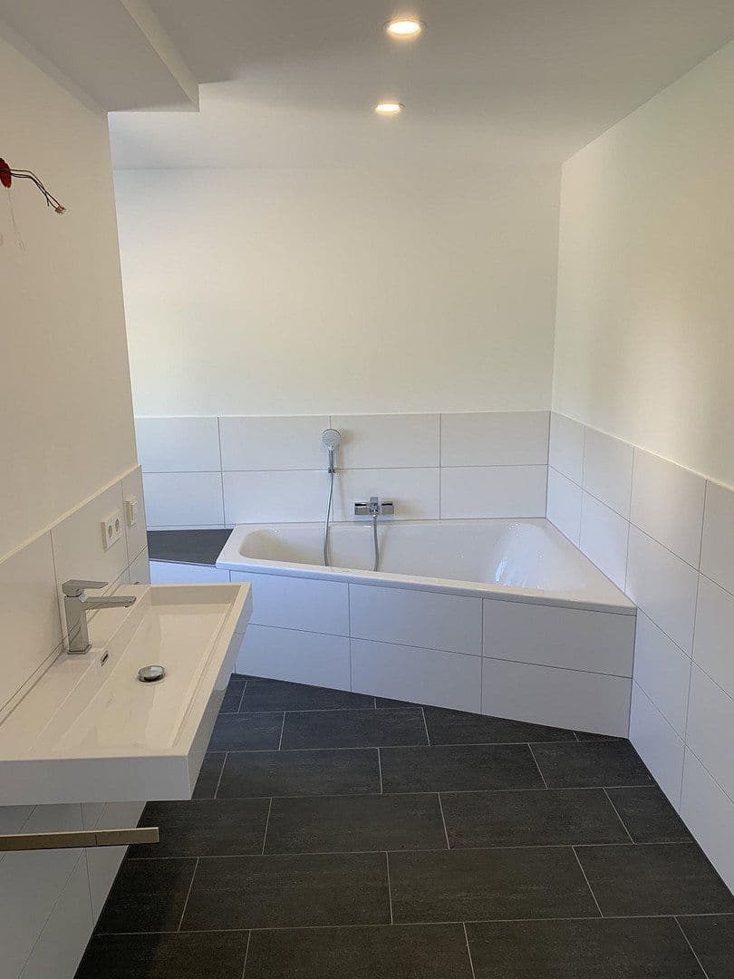 Prenájom bytu 3-izbový 95 m², Am Weidengraben 22, Waldbüttelbrunn, Bavorsko Prenájom bytu 3-izbový 95 m², Am Weidengraben 22, Waldbüttelbrunn, Bavorsko