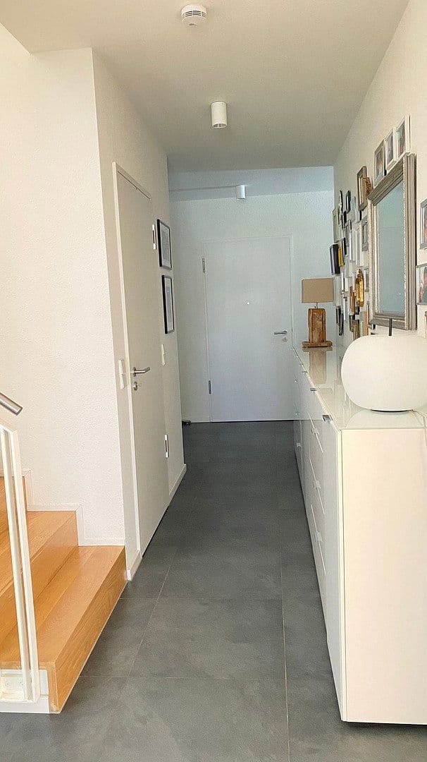 Prenájom bytu 5-izbový 185 m², Bühl, Bádensko-Wurttembersko Prenájom bytu 5-izbový 185 m², Bühl, Bádensko-Wurttembersko