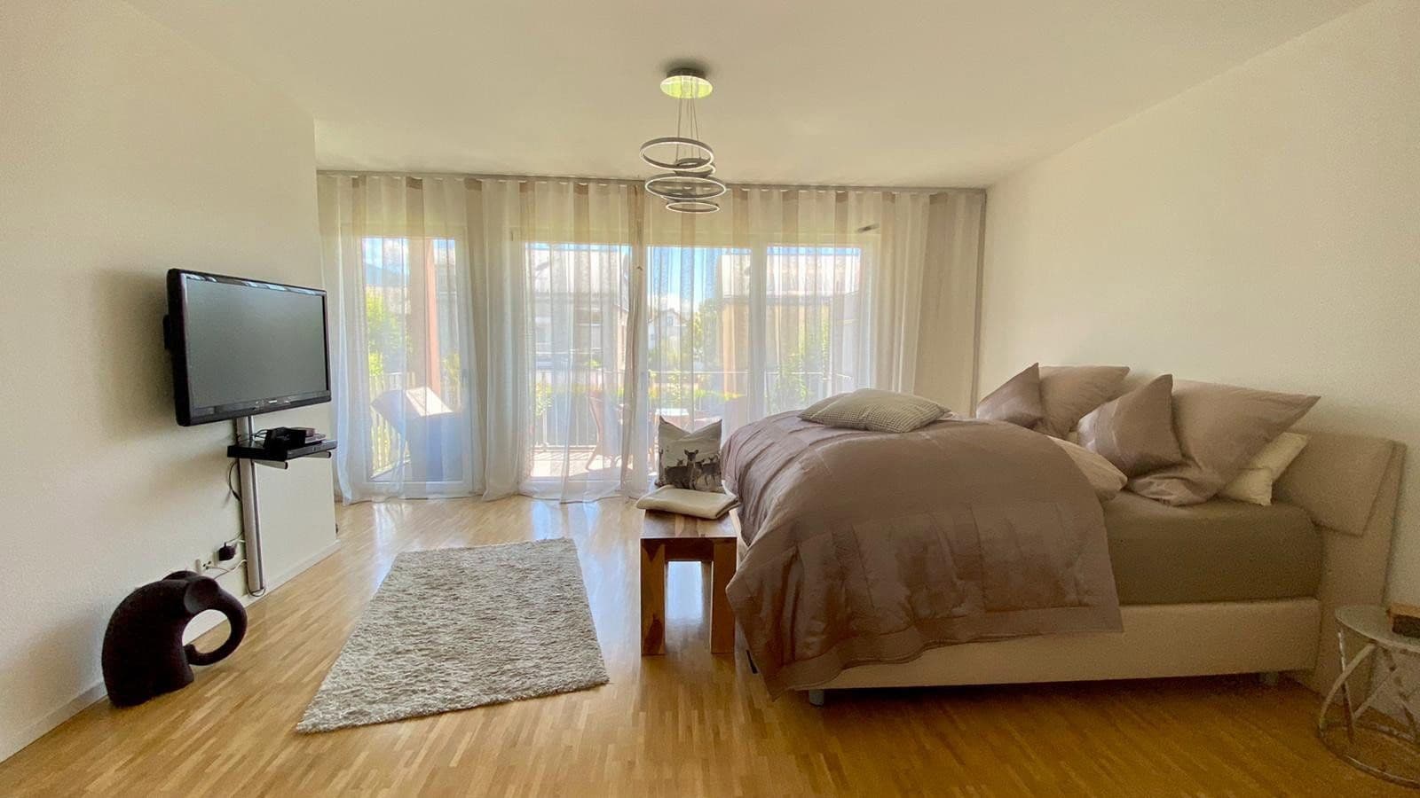 Prenájom bytu 5-izbový 185 m², Bühl, Bádensko-Wurttembersko Prenájom bytu 5-izbový 185 m², Bühl, Bádensko-Wurttembersko