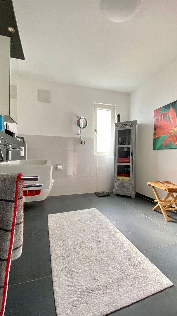 Prenájom bytu 5-izbový 185 m², Bühl, Bádensko-Wurttembersko Prenájom bytu 5-izbový 185 m², Bühl, Bádensko-Wurttembersko