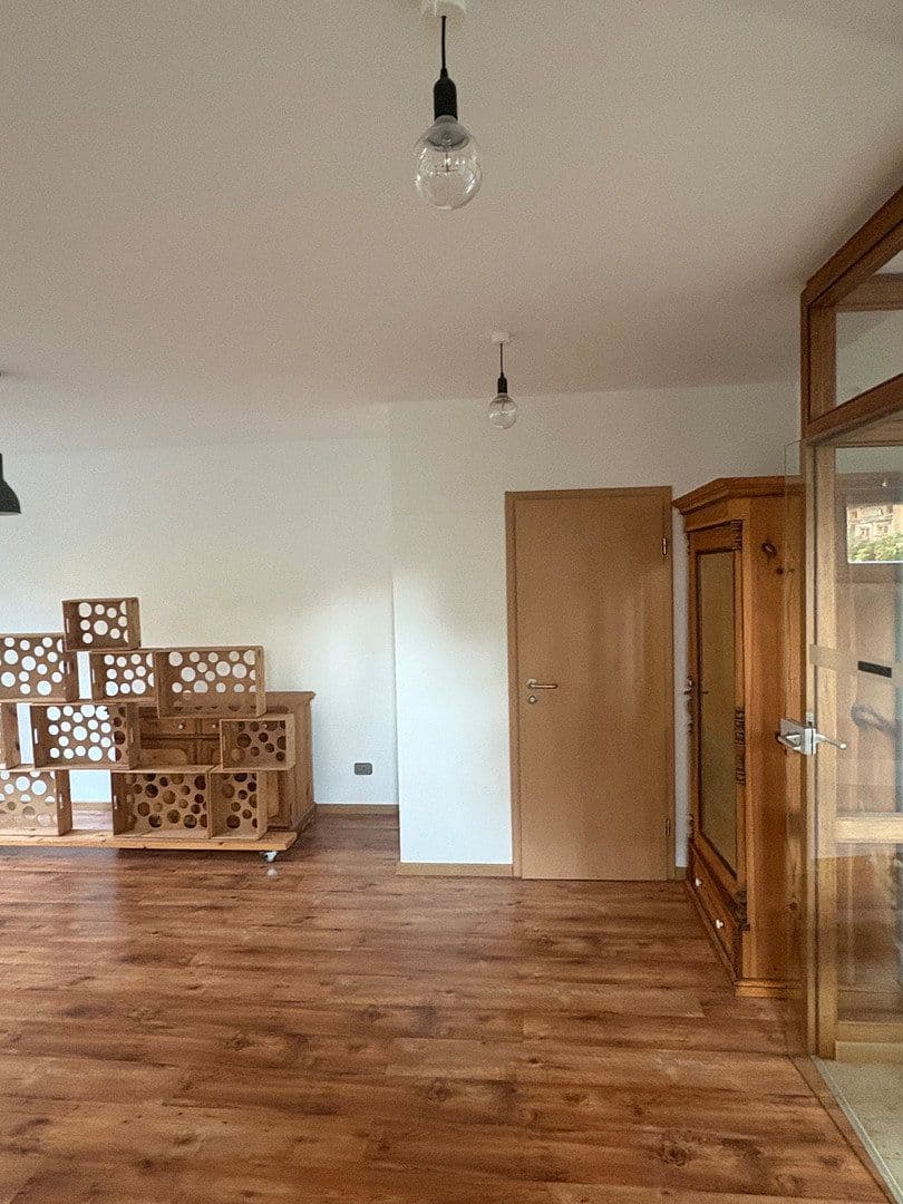 Prenájom bytu 3-izbový 75 m², Möhrendorf, Bavorsko Prenájom bytu 3-izbový 75 m², Möhrendorf, Bavorsko