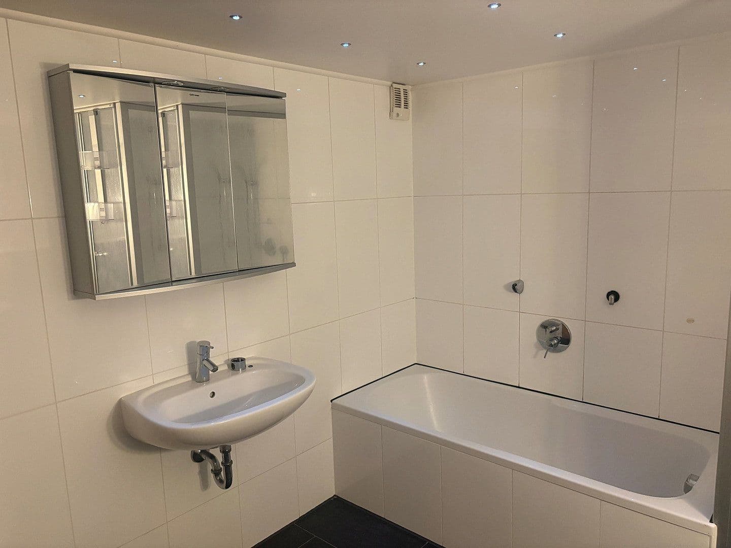 Prenájom bytu 3-izbový 75 m², Möhrendorf, Bavorsko Prenájom bytu 3-izbový 75 m², Möhrendorf, Bavorsko