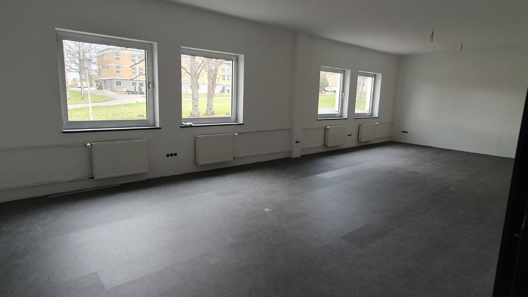 Prenájom kancelárie 2.000 m², Nagold, Bádensko-Wurttembersko Prenájom kancelárie 2.000 m², Nagold, Bádensko-Wurttembersko