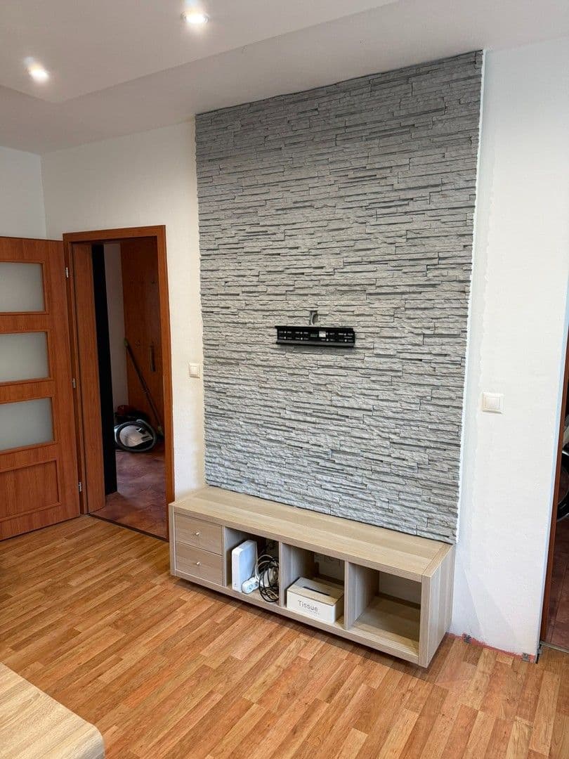 Prenájom bytu 3-izbový 73 m², Guothova, Nové Mesto, Bratislavský kraj Prenájom bytu 3-izbový 73 m², Guothova, Nové Mesto, Bratislavský kraj