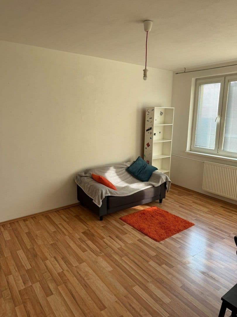 Prenájom bytu 3-izbový 73 m², Guothova, Nové Mesto, Bratislavský kraj Prenájom bytu 3-izbový 73 m², Guothova, Nové Mesto, Bratislavský kraj
