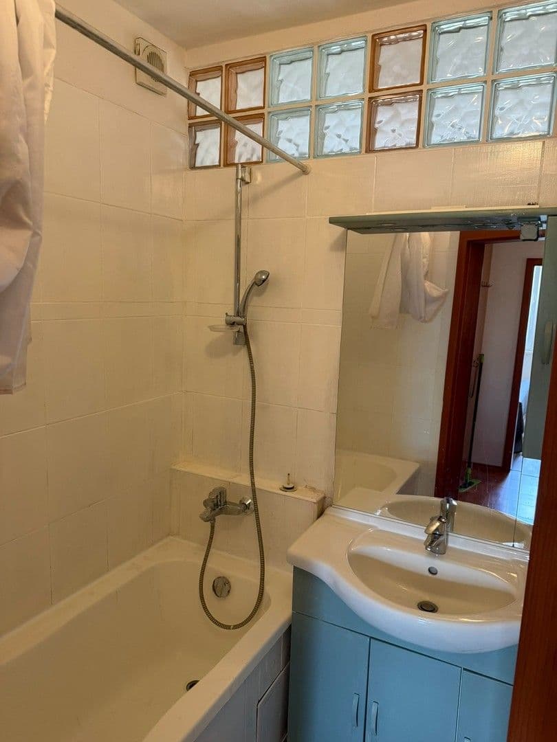 Prenájom bytu 3-izbový 73 m², Guothova, Nové Mesto, Bratislavský kraj Prenájom bytu 3-izbový 73 m², Guothova, Nové Mesto, Bratislavský kraj