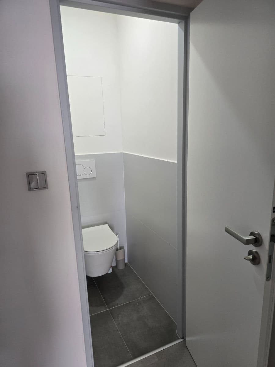 Prenájom bytu 3-izbový 67 m², Slancova, Praha, Praha Prenájom bytu 3-izbový 67 m², Slancova, Praha, Praha