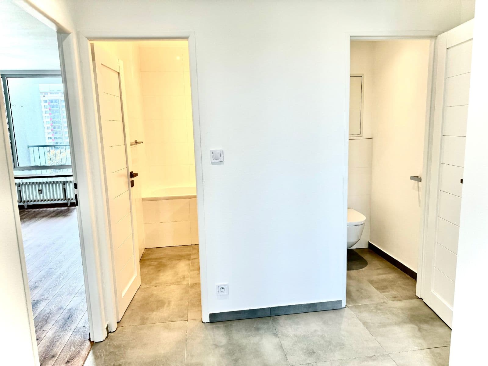 Prenájom bytu 3-izbový 68 m², Frýdlantská, Praha, Praha Prenájom bytu 3-izbový 68 m², Frýdlantská, Praha, Praha