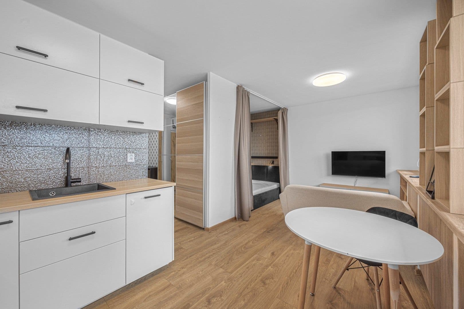 Prenájom bytu 1-izbový 30 m², Benešovská, Kladno, Středočeský kraj Prenájom bytu 1-izbový 30 m², Benešovská, Kladno, Středočeský kraj