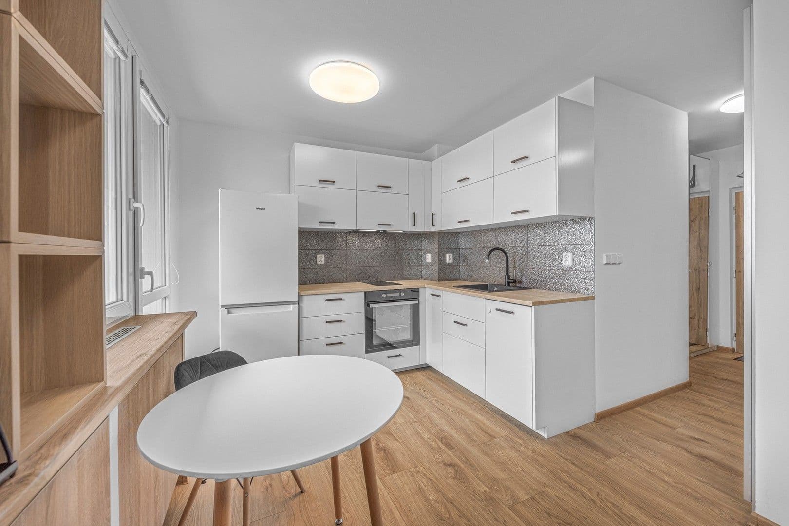 Prenájom bytu 1-izbový 30 m², Benešovská, Kladno, Středočeský kraj Prenájom bytu 1-izbový 30 m², Benešovská, Kladno, Středočeský kraj