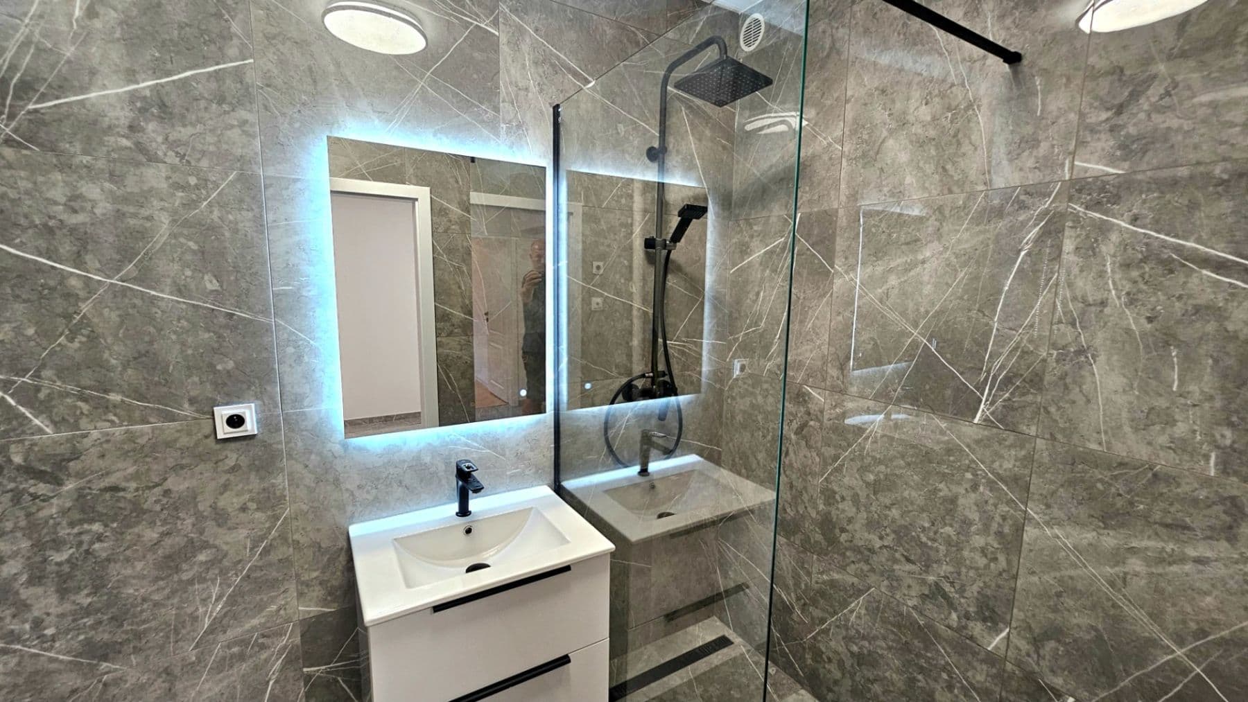 Predaj bytu 3-izbový 82 m², Osnická, Praha, Praha Predaj bytu 3-izbový 82 m², Osnická, Praha, Praha