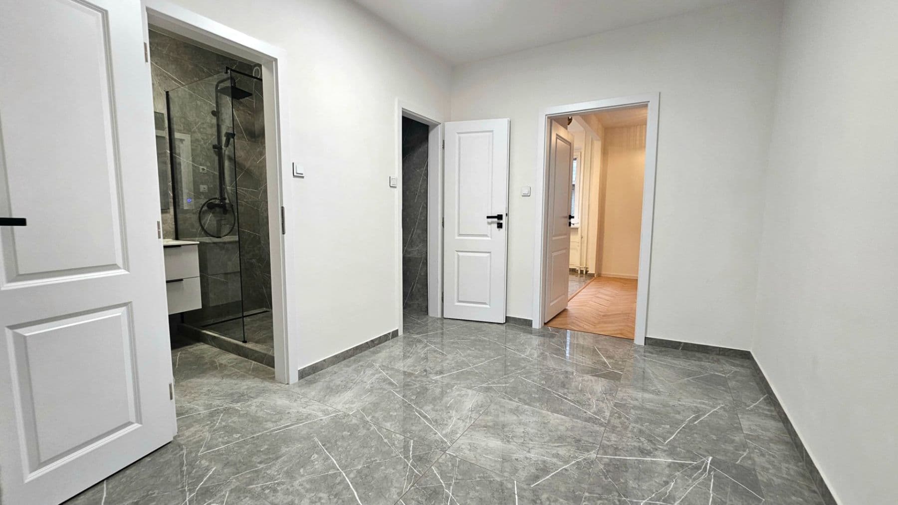 Predaj bytu 3-izbový 82 m², Osnická, Praha, Praha Predaj bytu 3-izbový 82 m², Osnická, Praha, Praha