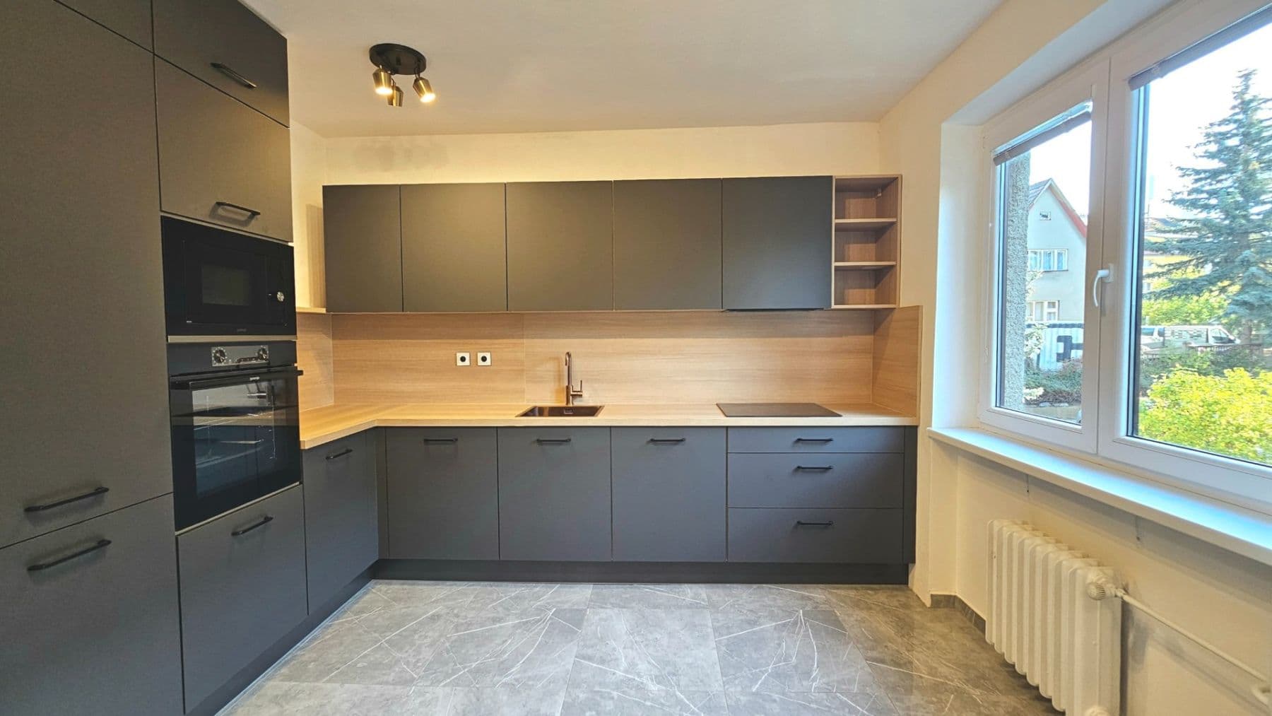 Predaj bytu 3-izbový 82 m², Osnická, Praha, Praha Predaj bytu 3-izbový 82 m², Osnická, Praha, Praha