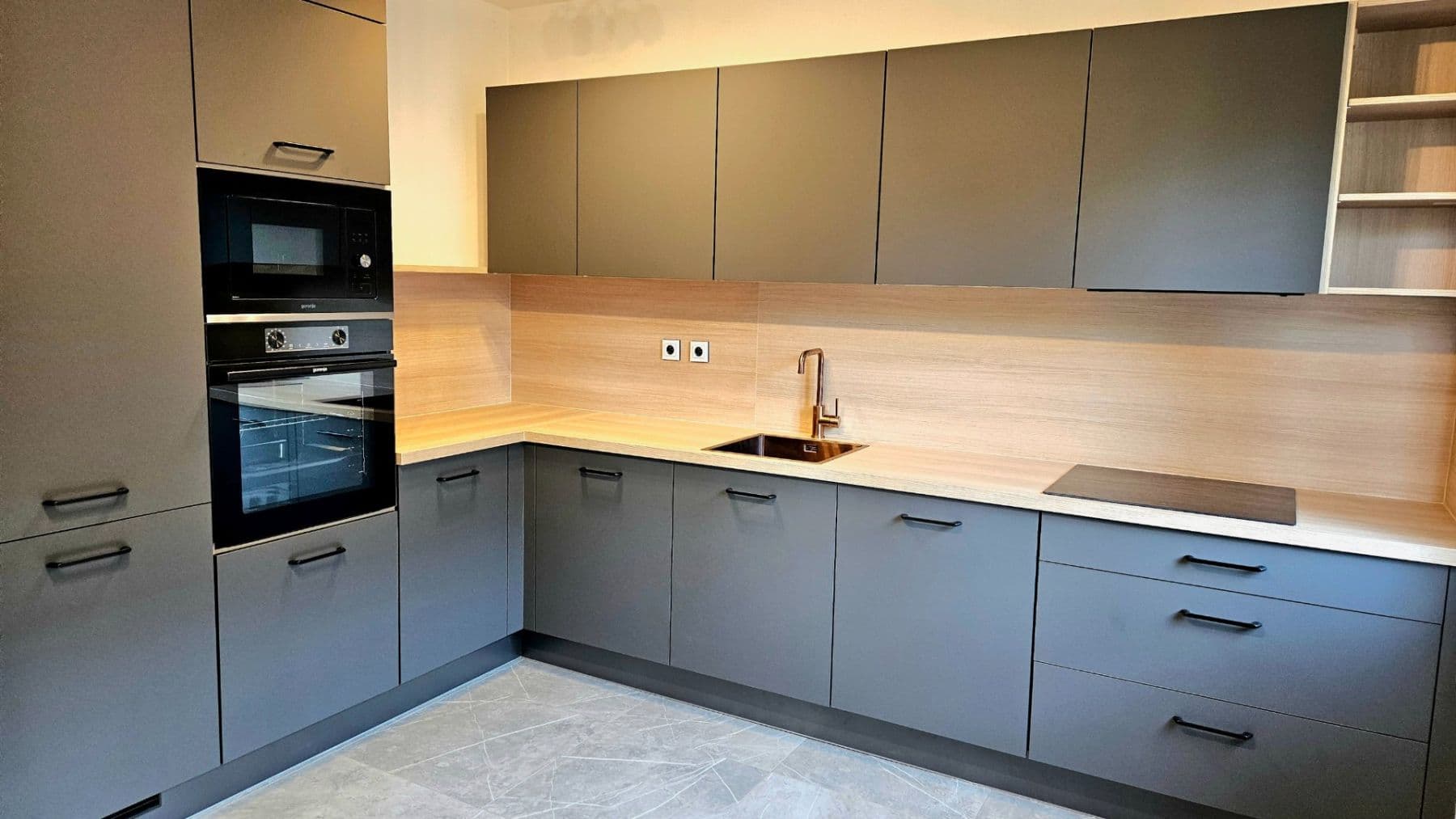 Predaj bytu 3-izbový 82 m², Osnická, Praha, Praha Predaj bytu 3-izbový 82 m², Osnická, Praha, Praha