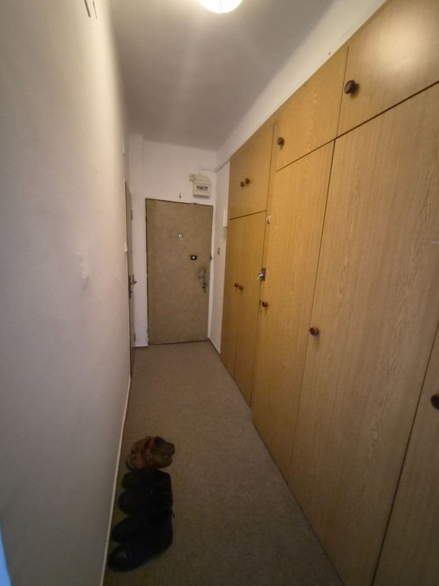 Prenájom bytu 2-izbový 57 m², Michelangelova, Praha, Praha Prenájom bytu 2-izbový 57 m², Michelangelova, Praha, Praha