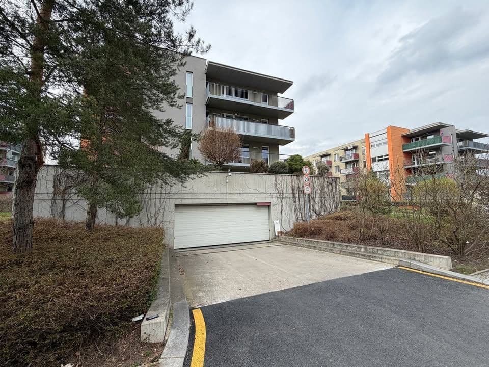 Prenájom garáže 15 m², Praha, Praha Prenájom garáže 15 m², Praha, Praha