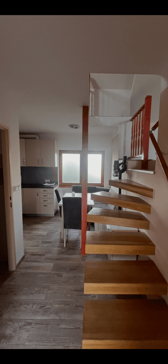 Prenájom bytu 2-izbový 66 m², Hlavní, Psáry, Středočeský kraj Prenájom bytu 2-izbový 66 m², Hlavní, Psáry, Středočeský kraj