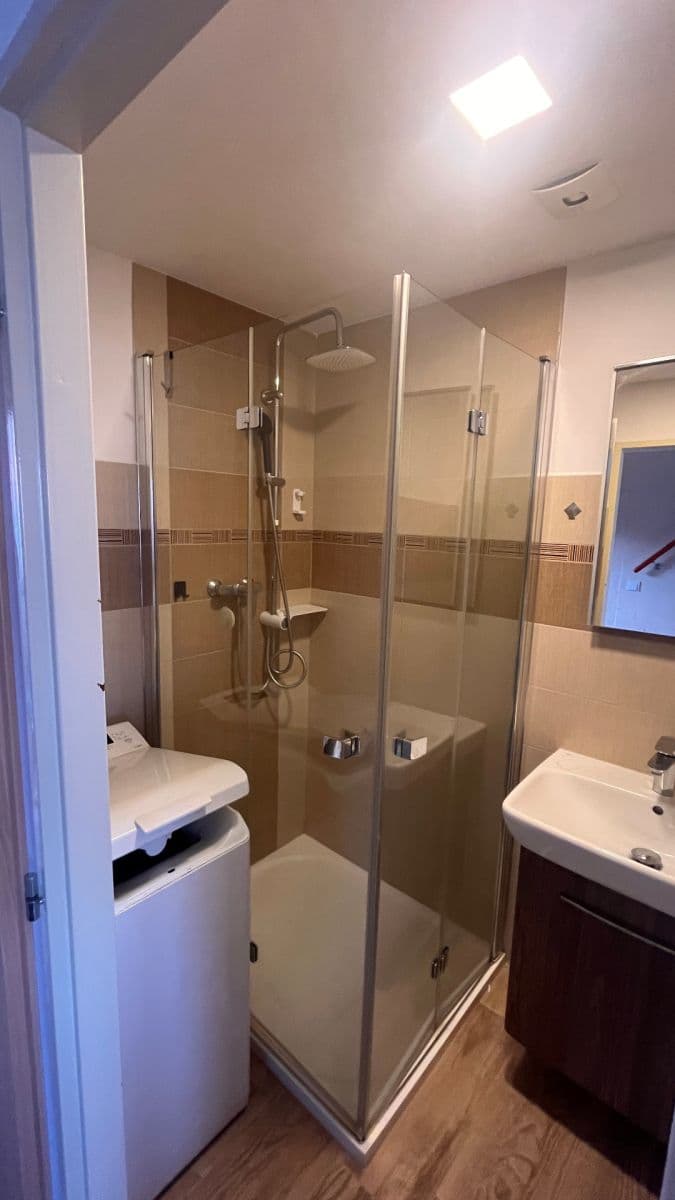 Prenájom bytu 2-izbový 66 m², Hlavní, Psáry, Středočeský kraj Prenájom bytu 2-izbový 66 m², Hlavní, Psáry, Středočeský kraj
