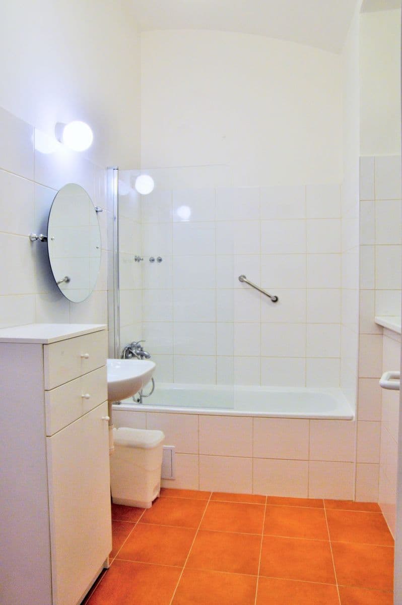 Prenájom bytu 54 m², Seifertova, Praha, Praha Prenájom bytu 54 m², Seifertova, Praha, Praha