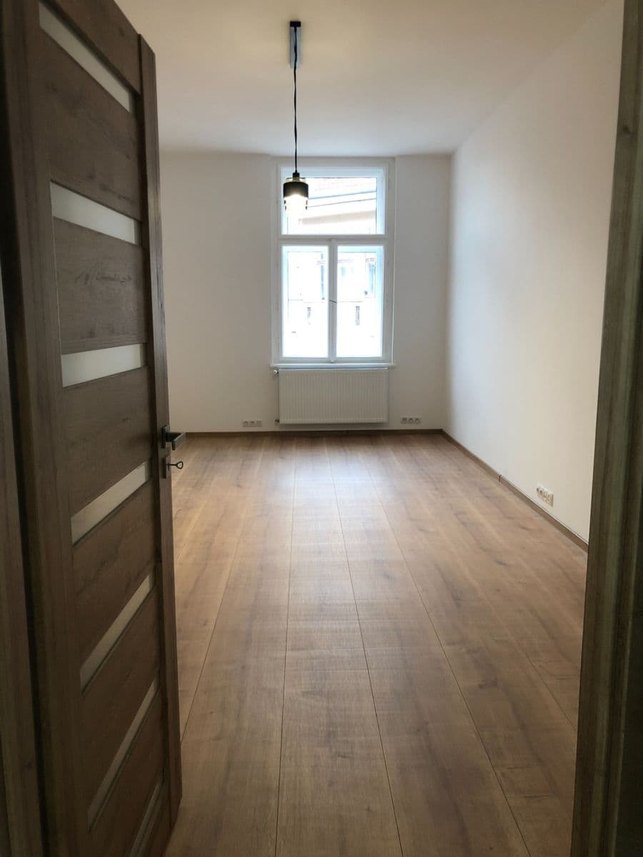 Prenájom bytu 2-izbový 80 m², Odborů, Praha, Praha Prenájom bytu 2-izbový 80 m², Odborů, Praha, Praha