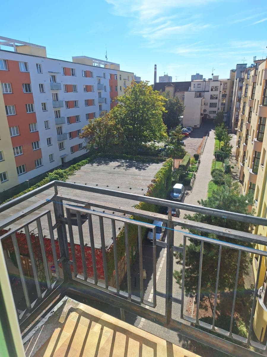 Prenájom bytu 1-izbový 31 m², Na Hrádku, Pardubice, Pardubický kraj Prenájom bytu 1-izbový 31 m², Na Hrádku, Pardubice, Pardubický kraj