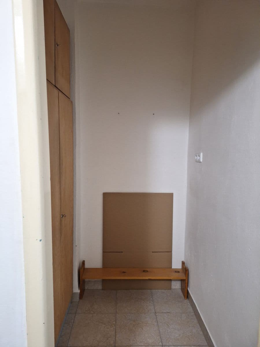Prenájom bytu 1-izbový 31 m², Na Hrádku, Pardubice, Pardubický kraj Prenájom bytu 1-izbový 31 m², Na Hrádku, Pardubice, Pardubický kraj