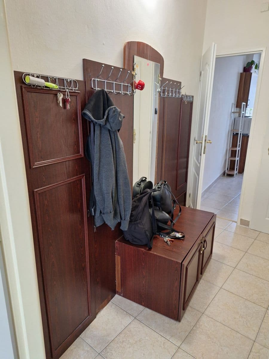 Prenájom bytu 1-izbový 31 m², Na Hrádku, Pardubice, Pardubický kraj Prenájom bytu 1-izbový 31 m², Na Hrádku, Pardubice, Pardubický kraj