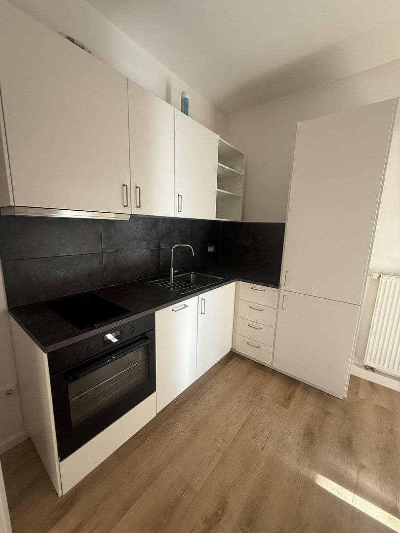 Prenájom bytu 2-izbový 40 m², Frankfurt am Main, Hesensko Prenájom bytu 2-izbový 40 m², Frankfurt am Main, Hesensko