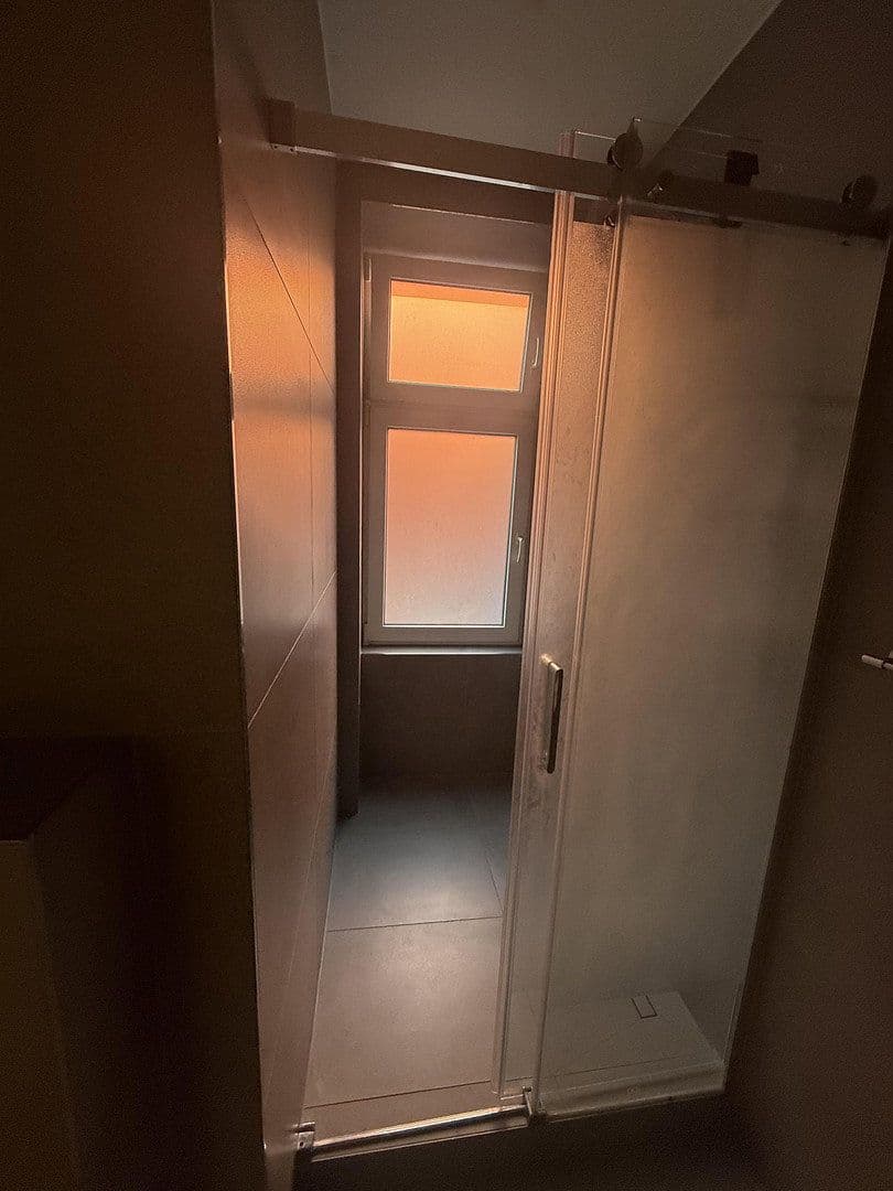 Prenájom bytu 2-izbový 40 m², Frankfurt am Main, Hesensko Prenájom bytu 2-izbový 40 m², Frankfurt am Main, Hesensko