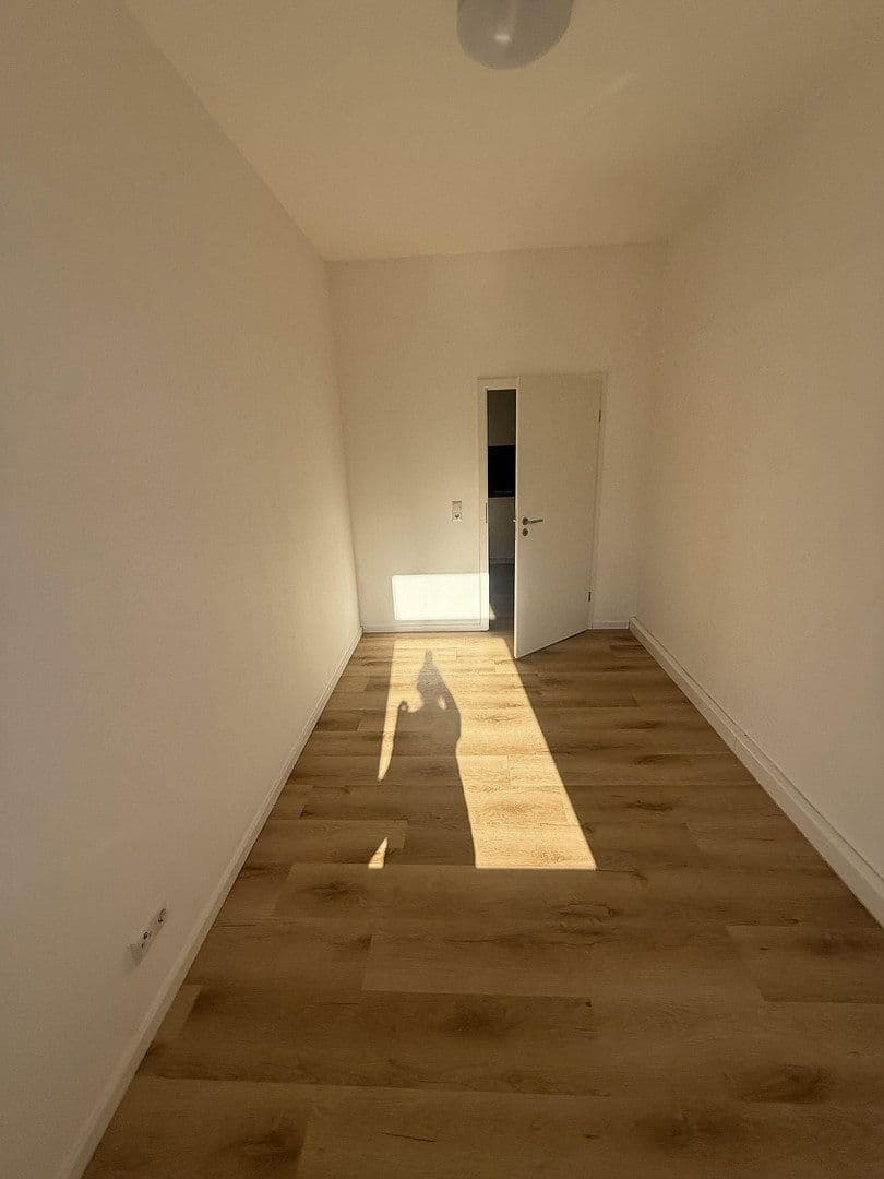 Prenájom bytu 2-izbový 40 m², Frankfurt am Main, Hesensko Prenájom bytu 2-izbový 40 m², Frankfurt am Main, Hesensko