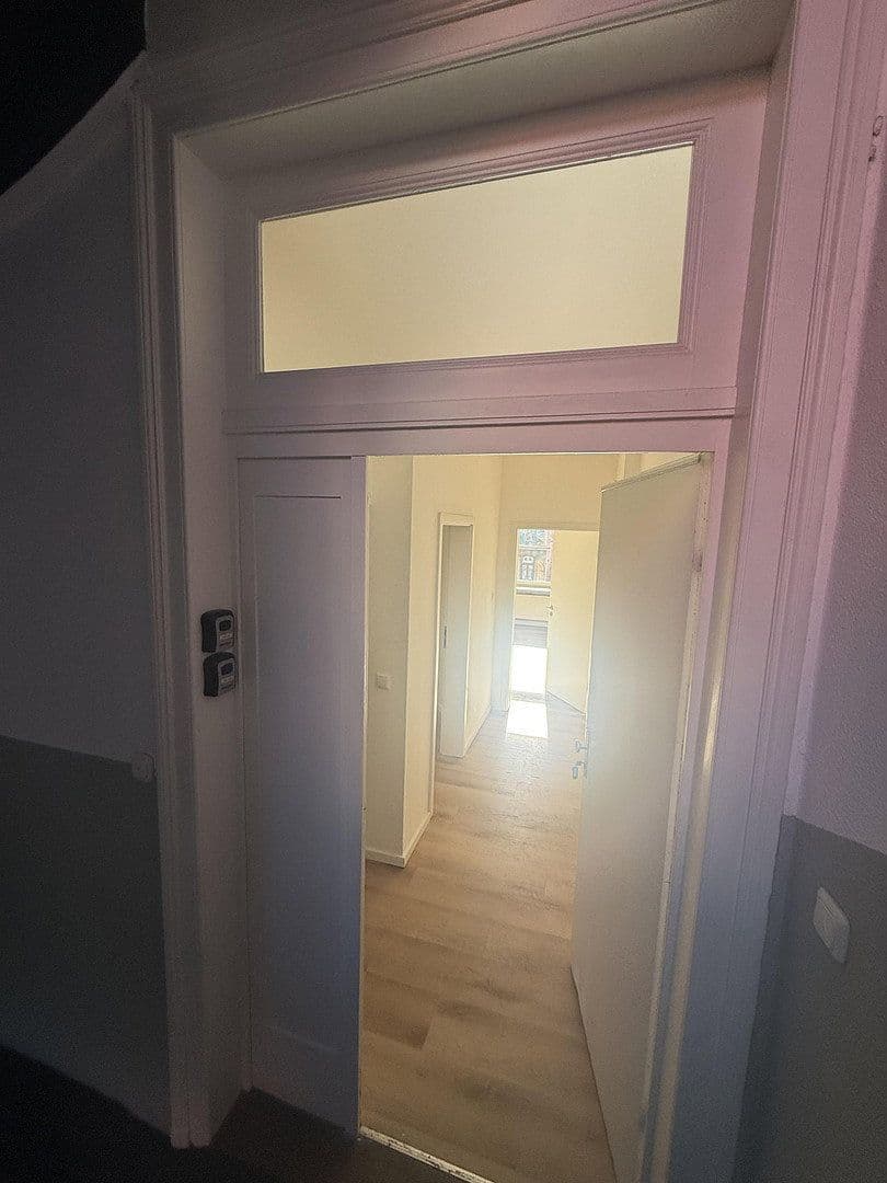 Prenájom bytu 2-izbový 40 m², Frankfurt am Main, Hesensko Prenájom bytu 2-izbový 40 m², Frankfurt am Main, Hesensko