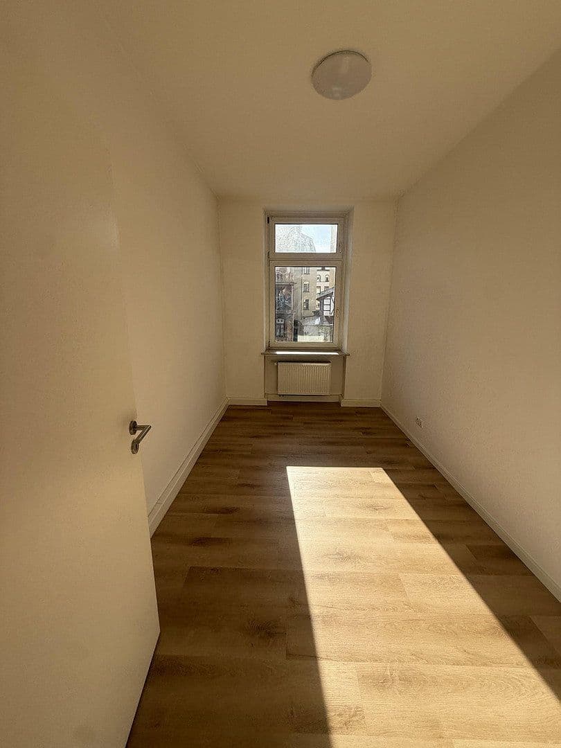 Prenájom bytu 2-izbový 40 m², Frankfurt am Main, Hesensko Prenájom bytu 2-izbový 40 m², Frankfurt am Main, Hesensko