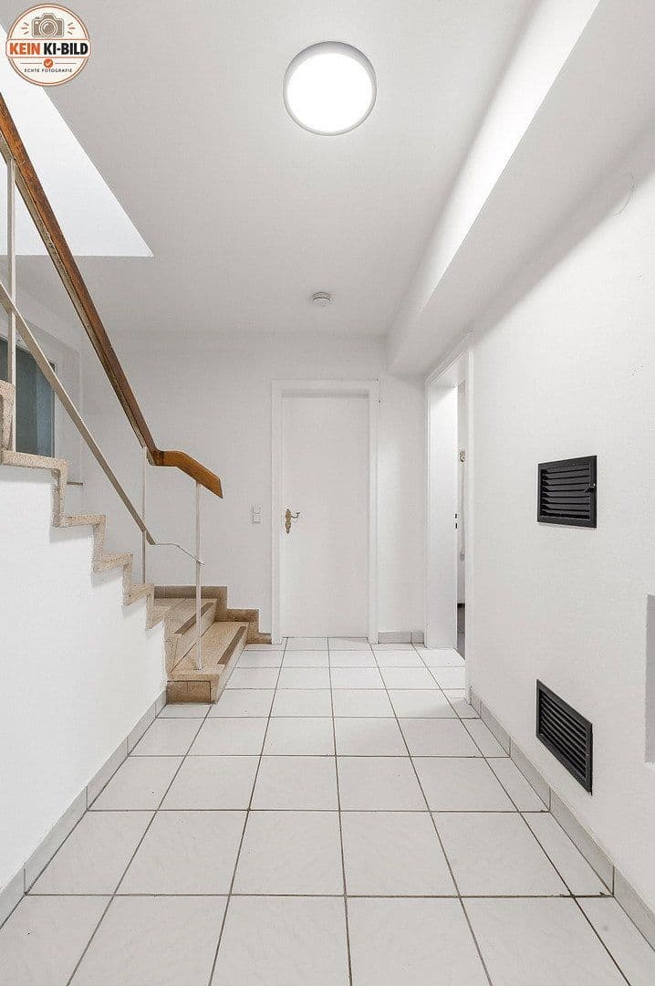 Predaj domu 115 m², pozemok 364 m², Spitzwiesenweg 8, Eningen unter Achalm, Bádensko-Wurttembersko Predaj domu 115 m², pozemok 364 m², Spitzwiesenweg 8, Eningen unter Achalm, Bádensko-Wurttembersko