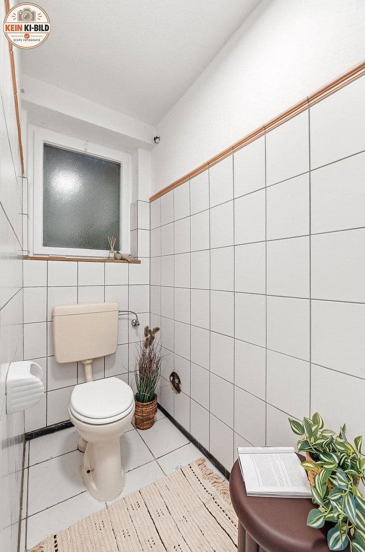 Predaj domu 115 m², pozemok 364 m², Spitzwiesenweg 8, Eningen unter Achalm, Bádensko-Wurttembersko Predaj domu 115 m², pozemok 364 m², Spitzwiesenweg 8, Eningen unter Achalm, Bádensko-Wurttembersko