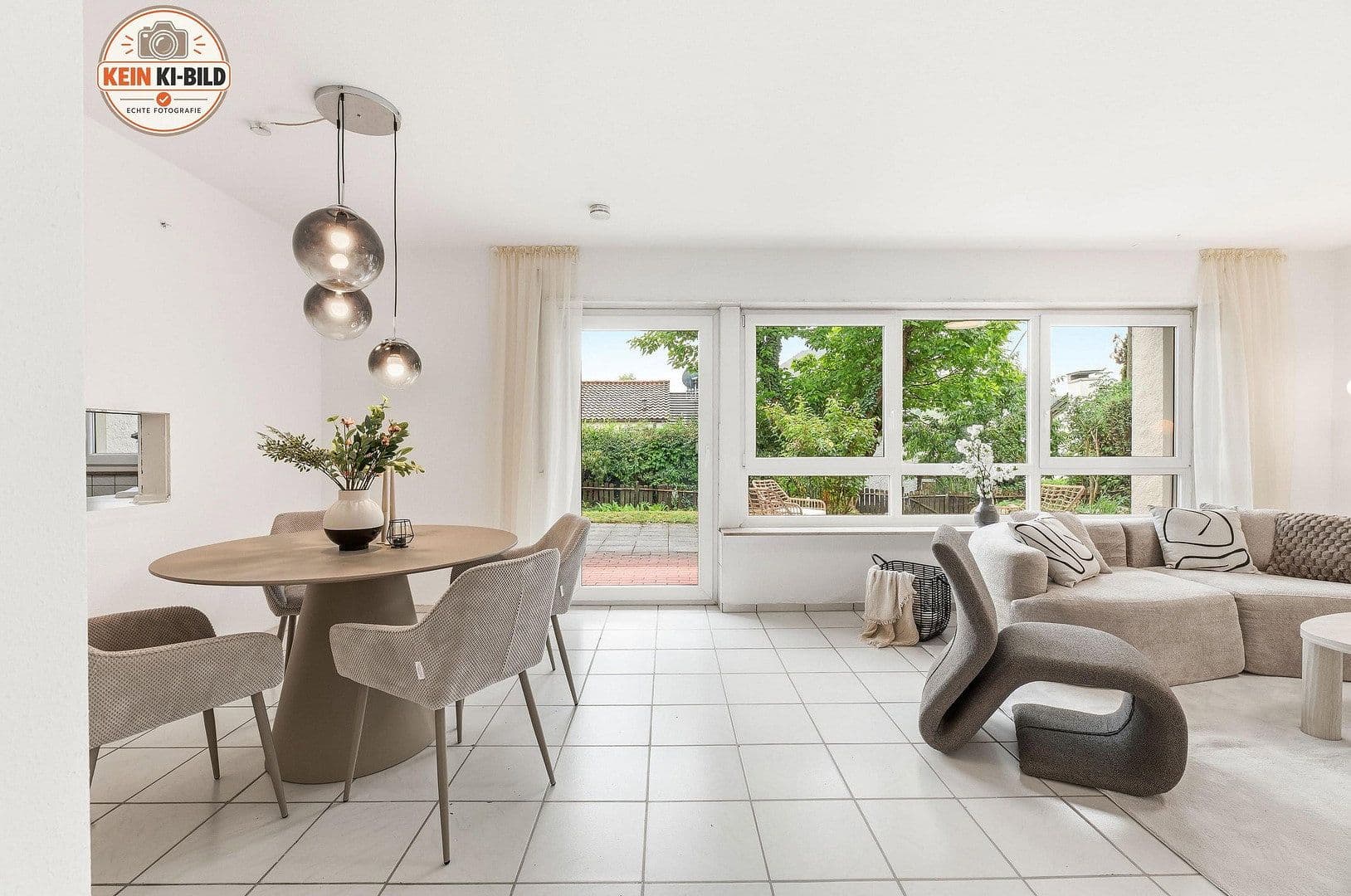 Predaj domu 115 m², pozemok 364 m², Spitzwiesenweg 8, Eningen unter Achalm, Bádensko-Wurttembersko Predaj domu 115 m², pozemok 364 m², Spitzwiesenweg 8, Eningen unter Achalm, Bádensko-Wurttembersko
