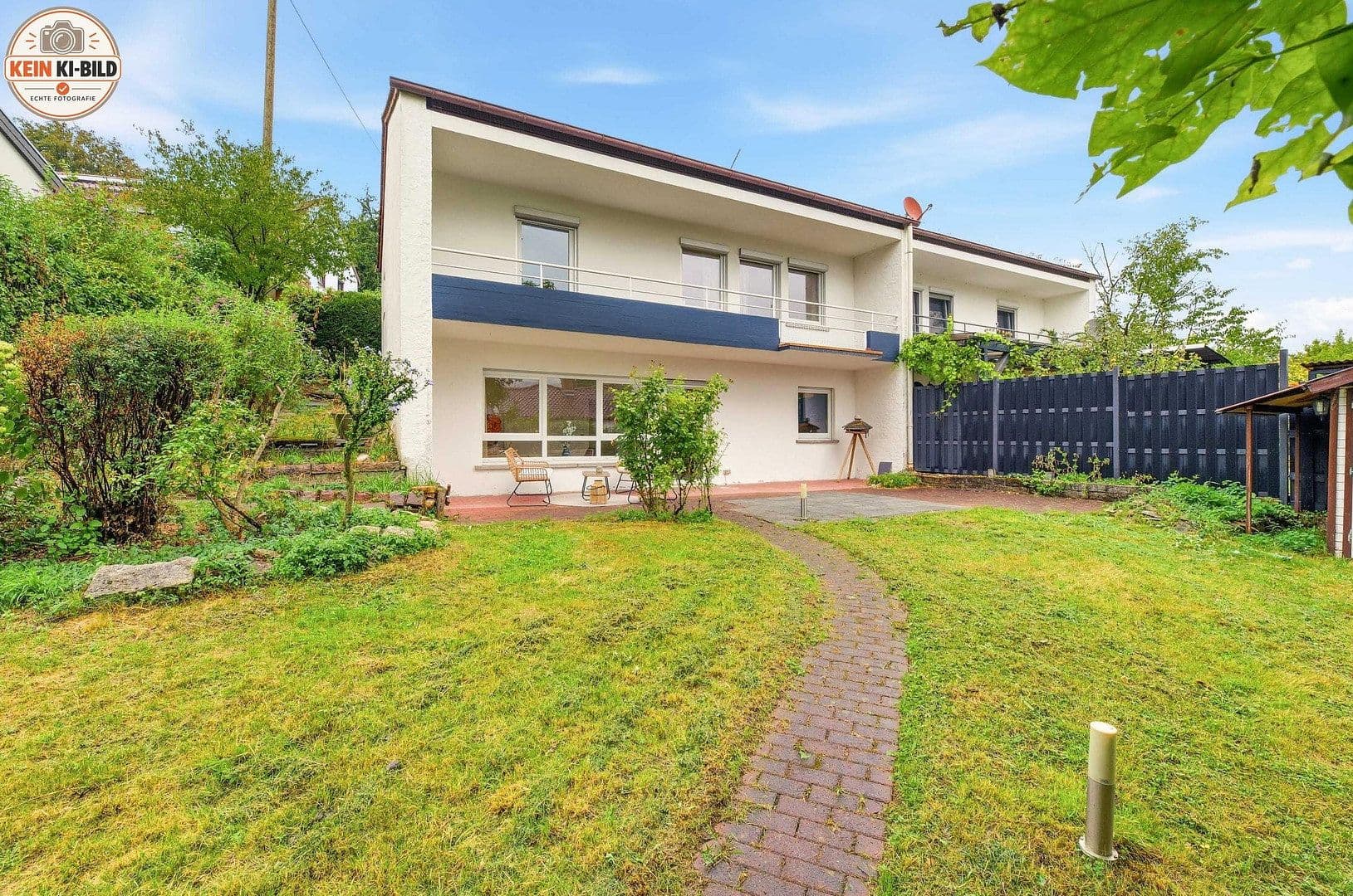 Predaj domu 115 m², pozemok 364 m², Spitzwiesenweg 8, Eningen unter Achalm, Bádensko-Wurttembersko Predaj domu 115 m², pozemok 364 m², Spitzwiesenweg 8, Eningen unter Achalm, Bádensko-Wurttembersko
