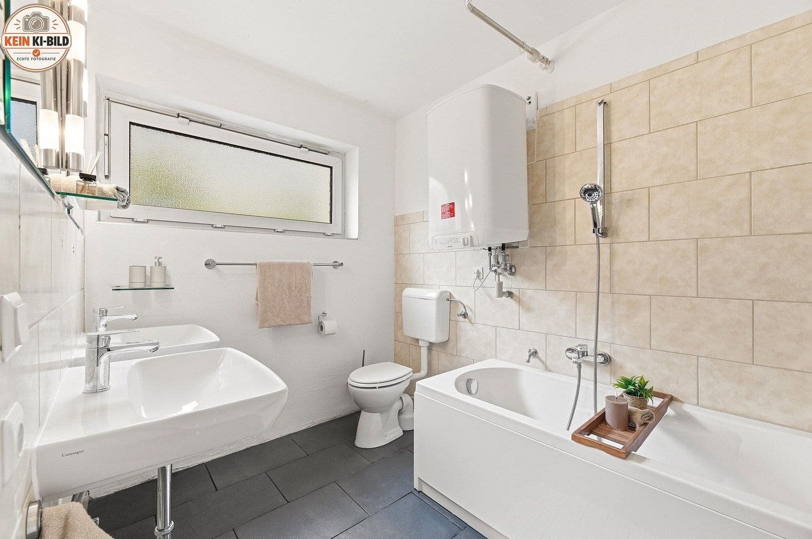 Predaj domu 115 m², pozemok 364 m², Spitzwiesenweg 8, Eningen unter Achalm, Bádensko-Wurttembersko Predaj domu 115 m², pozemok 364 m², Spitzwiesenweg 8, Eningen unter Achalm, Bádensko-Wurttembersko