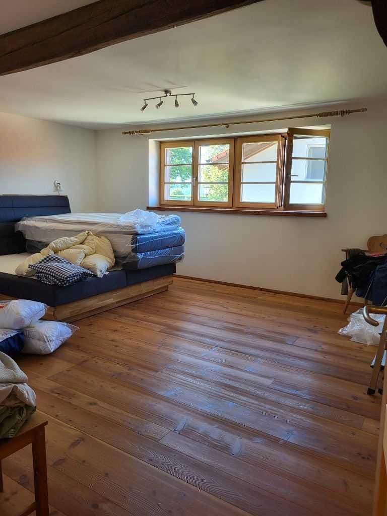Prenájom bytu 5-izbový 280 m², Oberhausen, Bavorsko Prenájom bytu 5-izbový 280 m², Oberhausen, Bavorsko