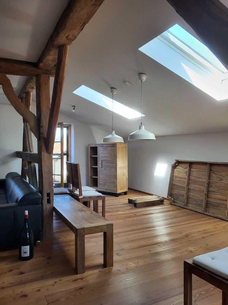 Prenájom bytu 5-izbový 280 m², Oberhausen, Bavorsko Prenájom bytu 5-izbový 280 m², Oberhausen, Bavorsko