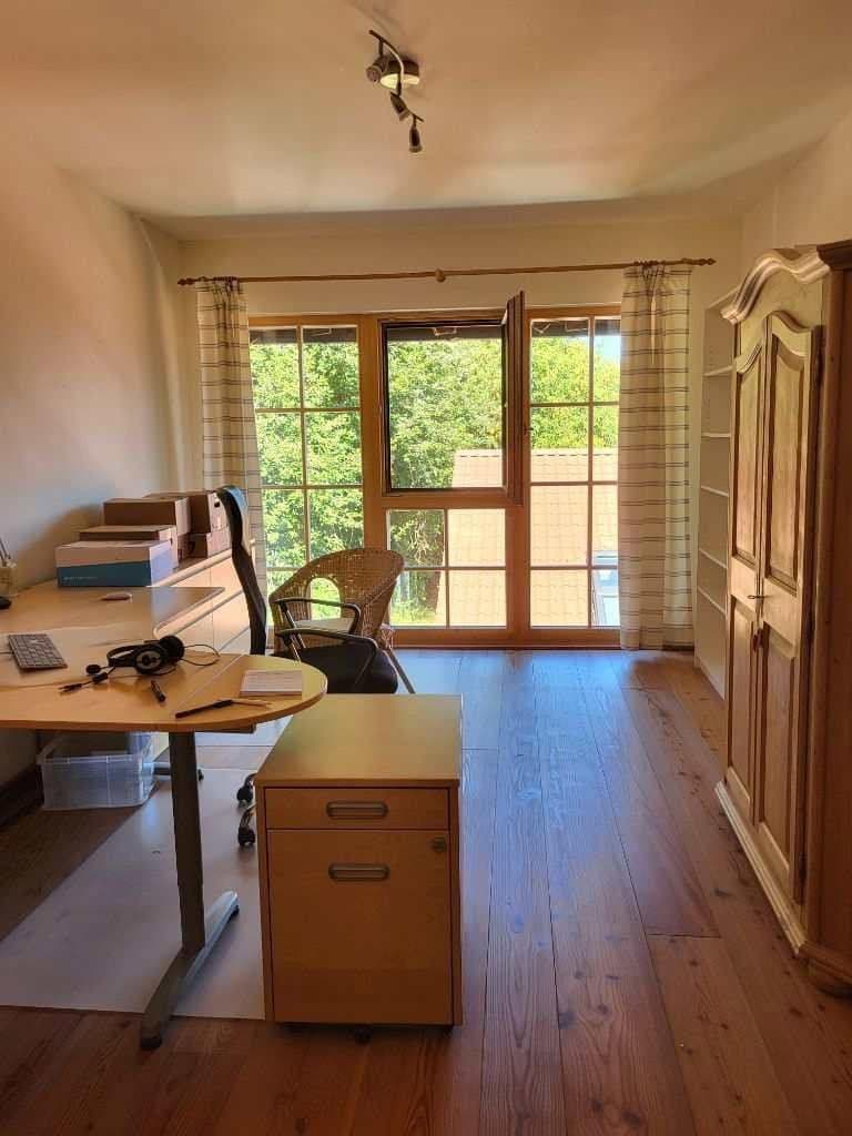 Prenájom bytu 5-izbový 280 m², Oberhausen, Bavorsko Prenájom bytu 5-izbový 280 m², Oberhausen, Bavorsko